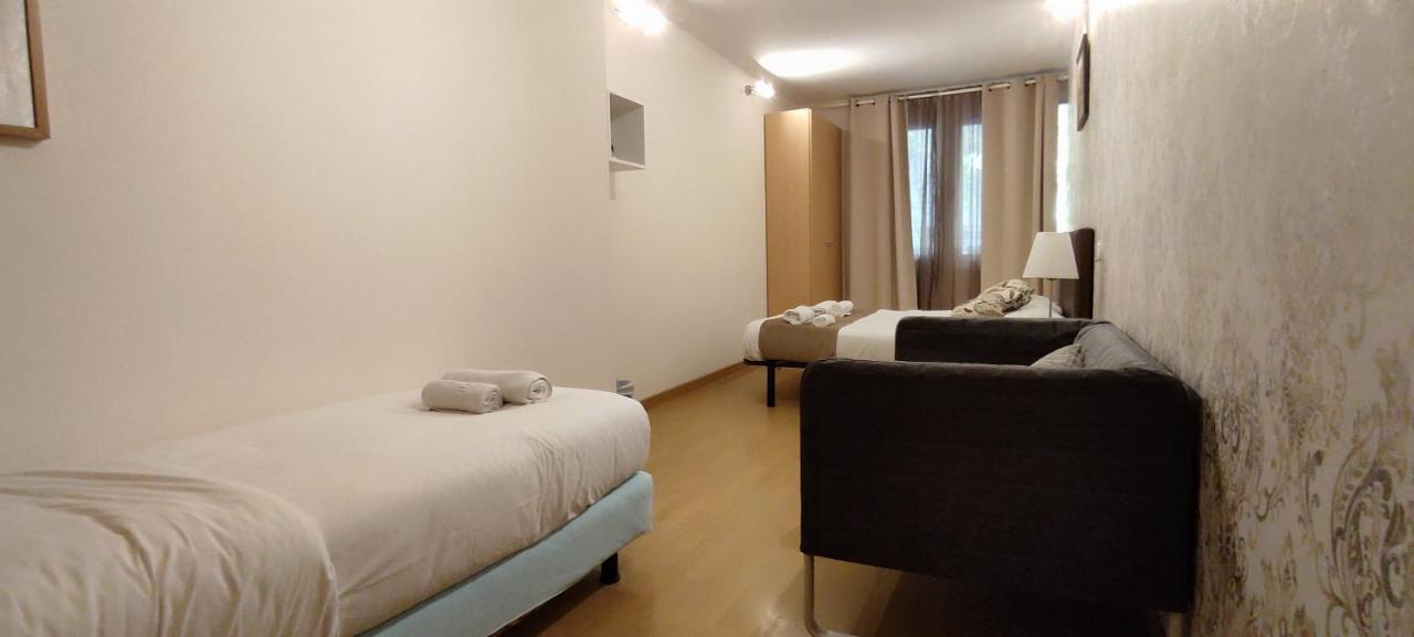 Guest House Barcelona Bruc Esterno foto